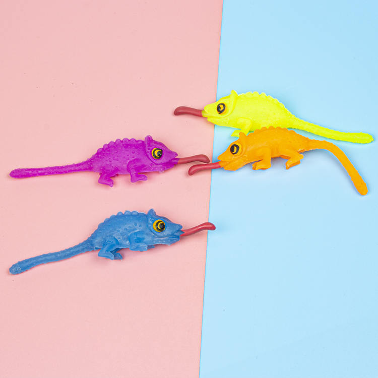 Wholesale custom soft TPR animal chameleon catapult finger flinging funny toys for children