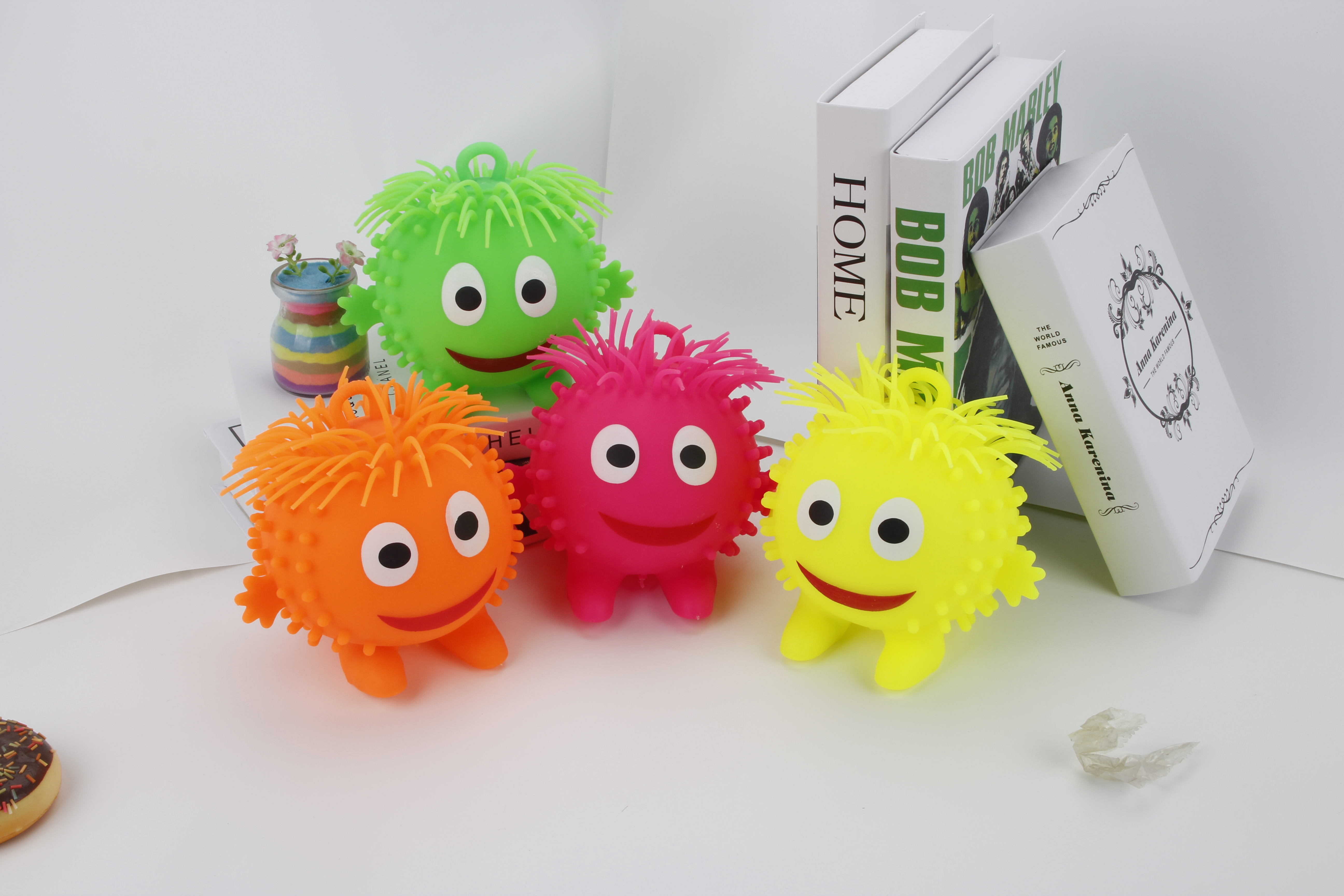 Wholesale Kids pineapple Ball YoYo Fluffy Ball Toy Light Up Anti Stress Squeeze Puffer Ball