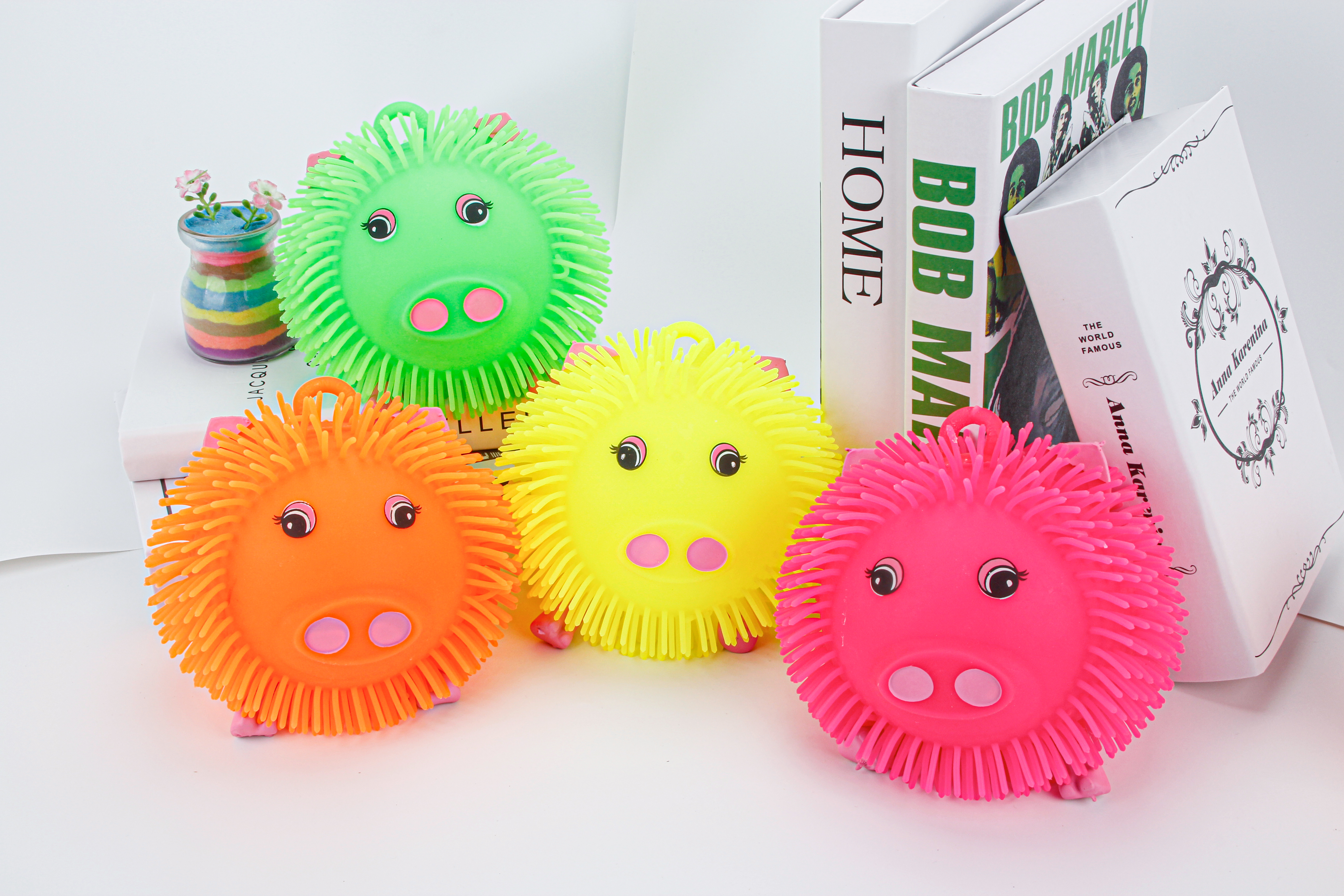 Wholesale TPR Stress Relief Kids Sensory Therapy Toy Thick Squishy pig Balls Puffer Balls